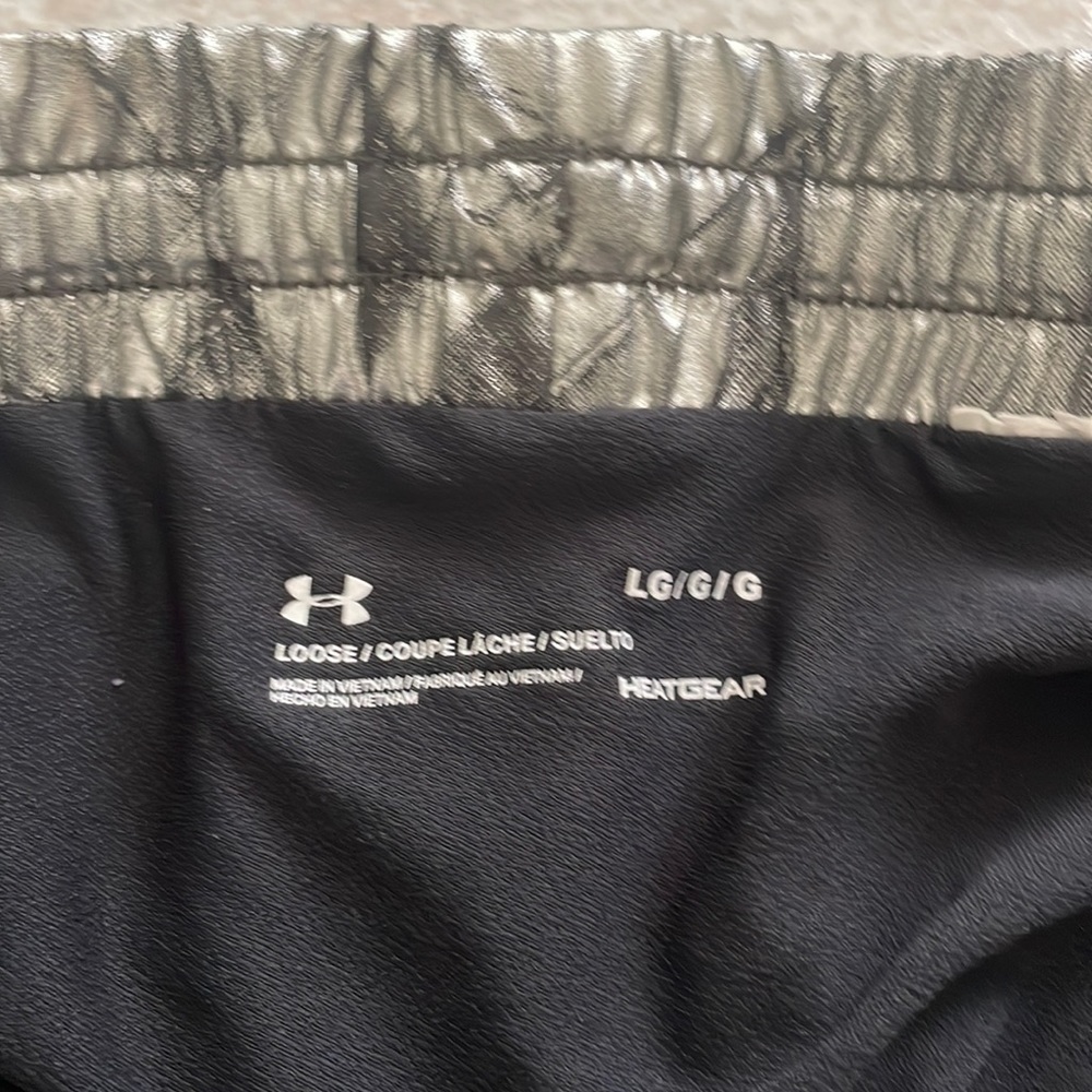 Running shorts (pre owned) built in underwear liner, elastic waist